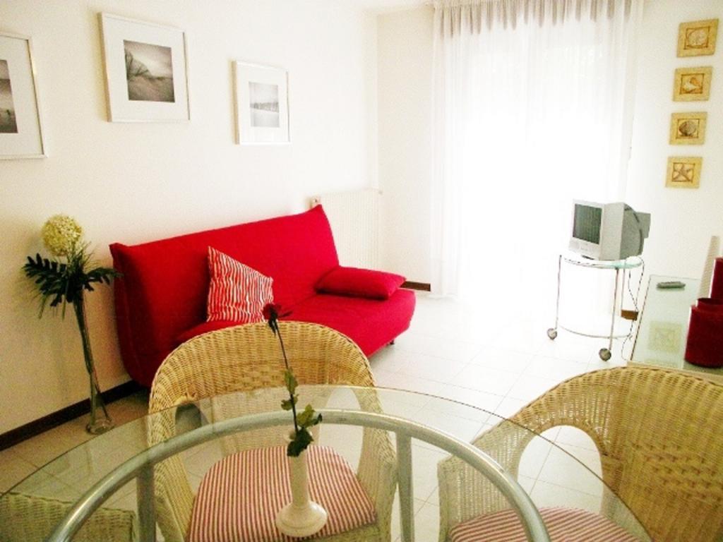 Lina'S Apartment Grado Bagian luar foto