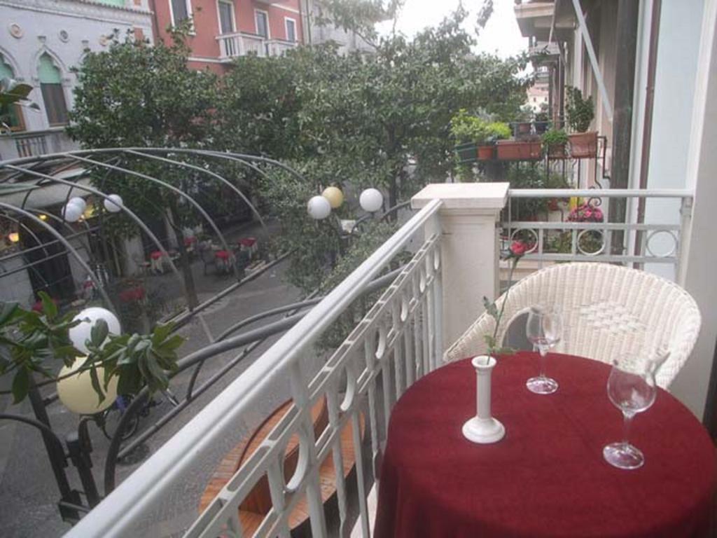 Lina'S Apartment Grado Bagian luar foto